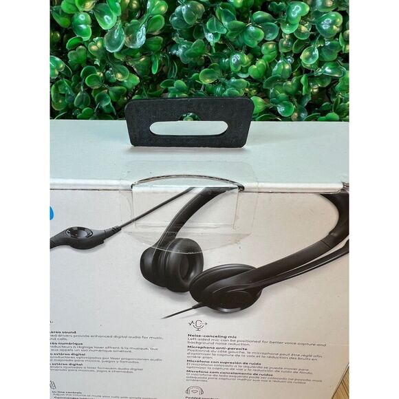 NIB Logitech H390 USB Headset ClearChat with Noise Cancelling Mic New - Picture 6 of 12